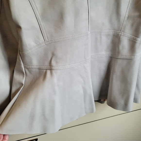 New Anthroplogie Peplum Faux Leather Jacket Blazer Light Gray Size M - Picture 10 of 10